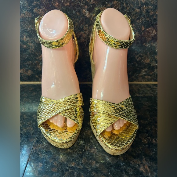 Stuart Weitzman metallic Gold snake print cork espadrilles ankle buckle strap 9 - Picture 5 of 10